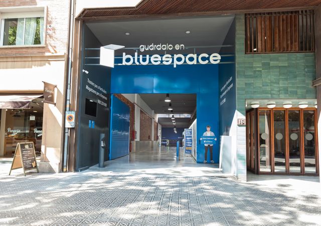 https://cdn.dinacode.com/levelup-featured/public-read/ad/barcelona/7d33e9a8-3e28-4090-af4c-b6abecbdf03f/81c2f5aa-f21d-4ec2-87bd-b271710dcdd1%3Frule%3Ddetail_640x480