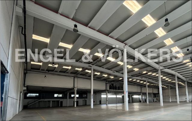 https://cdn.dinacode.com/levelup-featured/public-read/ad/barcelona/940bb4cc-07b8-4444-999a-294936373e2b/d3f0dc26-0d88-4761-a991-89a0599f432c%3Frule%3Ddetail_640x480