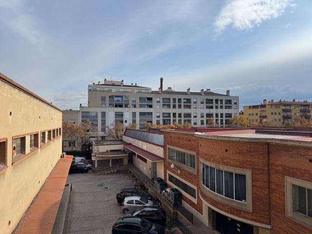 https://cdn.dinacode.com/levelup-featured/public-read/ad/barcelona/c6566189-9f1c-4862-ab40-5b99e211f988/5bbc6442-5690-493c-b9ca-44047f0de08e%3Frule%3Ddetail_640x480