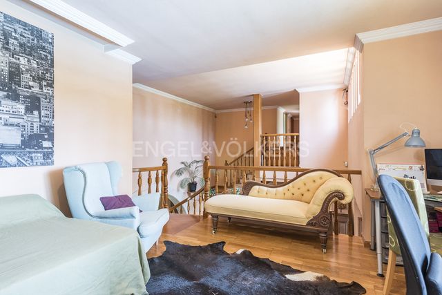 https://cdn.dinacode.com/levelup-featured/public-read/ad/barcelona/ce331ded-c387-450e-ba0a-d52d38368b5e/bc974f61-dd7c-452b-a926-7978e7402ef5%3Frule%3Ddetail_640x480