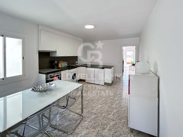 https://cdn.dinacode.com/levelup-featured/public-read/ad/barcelona/cef5582e-d1aa-4b4d-b537-da9d26011f8a/26f2c3dd-d674-4e93-bc51-f150df613cab%3Frule%3Ddetail_640x480