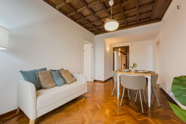 https://cdn.dinacode.com/levelup-featured/public-read/ad/barcelona/d3f65074-6c0a-439c-b0a4-4891fb3659bd/84df0d98-29f3-4203-87ef-34c14ae5d154%3Frule%3Ddetail_640x480