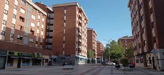 https://cdn.dinacode.com/levelup-featured/public-read/ad/cuenca/f94c4c06-0849-4658-9fb8-8820fdadf6bb/710c6291-0668-44ec-94e7-72820bdf4141%3Frule%3Ddetail_640x480