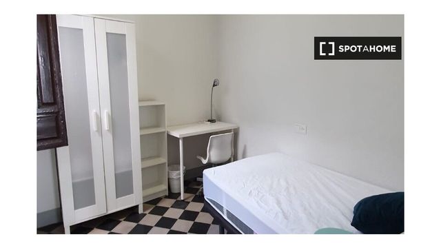 https://cdn.dinacode.com/levelup-featured/public-read/ad/granada/09e967f2-38b9-4be7-a00a-49c014930847/f50bd337-2774-49f5-83f9-4dcd81a9a279%3Frule%3Ddetail_640x480