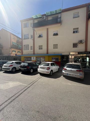 https://cdn.dinacode.com/levelup-featured/public-read/ad/granada/f33288ef-e281-47bb-b971-d968a2792f69/77182351-f83f-4425-a405-56a6e1ccca87%3Frule%3Ddetail_640x480