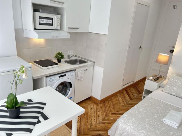 https://cdn.dinacode.com/levelup-featured/public-read/ad/madrid/464b858f-7bf7-4841-8d8e-be6d4e13e470/82ea54fb-47bc-4acb-8338-2e70c87254c1%3Frule%3Ddetail_640x480