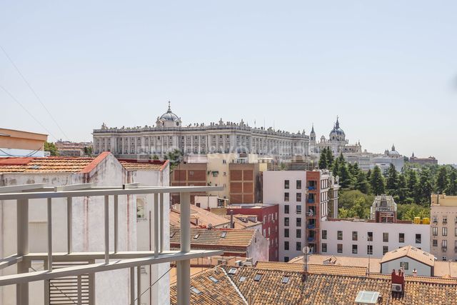 https://cdn.dinacode.com/levelup-featured/public-read/ad/madrid/bf214d99-116e-4660-a417-a06dc013402e/3ec925ee-f821-49a6-ac42-7c60e07447cb%3Frule%3Ddetail_640x480
