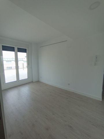 https://cdn.dinacode.com/levelup-featured/public-read/ad/madrid/ca8f9bca-e60a-4035-a3c6-770a3c176928/fd27d15e-364d-4c80-8662-65539d1a74b1%3Frule%3Ddetail_640x480