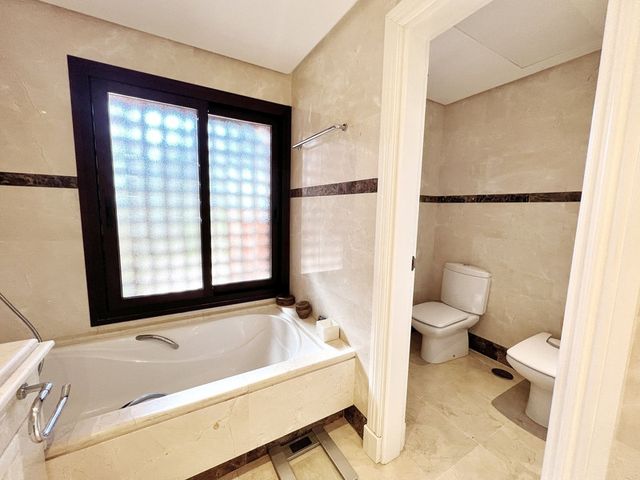 https://cdn.dinacode.com/levelup-featured/public-read/ad/malaga/41a6f834-97fc-4443-8eaa-a10910550d55/f246882e-e853-4658-b14e-66a873615a2e%3Frule%3Ddetail_640x480