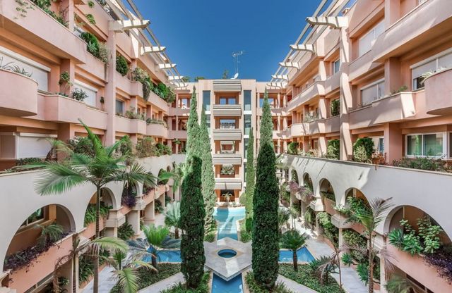 https://cdn.dinacode.com/levelup-featured/public-read/ad/malaga/be24d7b7-a987-4b1b-8a3a-c2abd9fa7943/fd0cd7dd-a367-40b6-abfc-0640f32cefaf%3Frule%3Ddetail_640x480