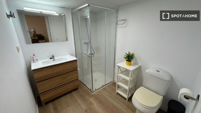 https://cdn.dinacode.com/levelup-featured/public-read/ad/malaga/e19aecea-ec99-4548-8101-a286f5e6fe6c/a3c4b424-3ebb-42e9-925d-43050d8edbe9%3Frule%3Ddetail_640x480