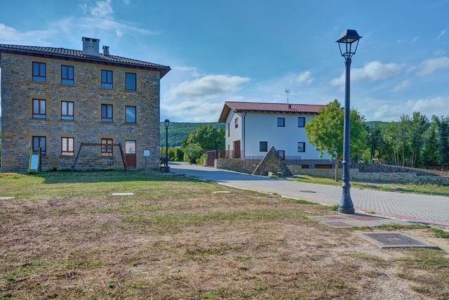 https://cdn.dinacode.com/levelup-featured/public-read/ad/navarra/7a7dd8ee-31a2-41cf-b561-907f5174fcea/e0099b94-3808-445c-9376-1dfd41e88495%3Frule%3Ddetail_640x480