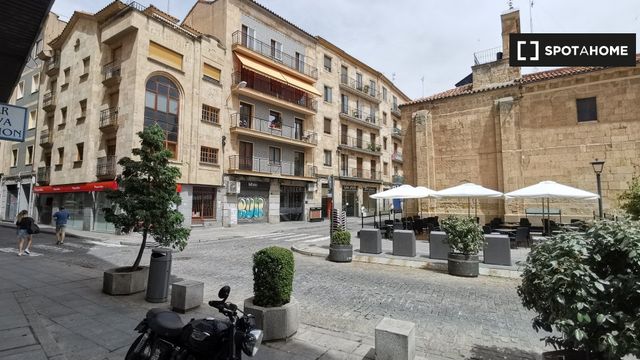 https://cdn.dinacode.com/levelup-featured/public-read/ad/salamanca/7ec5e086-5314-45ff-ae36-f0c2eda2921e/671eae41-99f2-42b5-80a4-aa79e8d9bbfb%3Frule%3Ddetail_640x480
