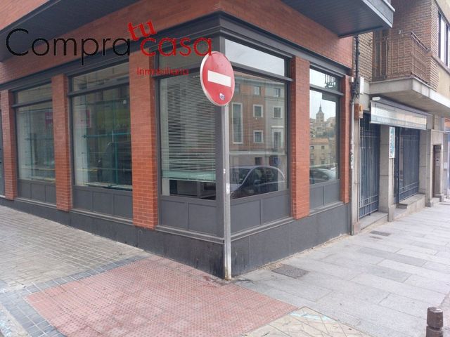 https://cdn.dinacode.com/levelup-featured/public-read/ad/segovia/40abd18c-e04e-4b3b-a128-ee091675778a/782ef829-4792-4ce2-b2a7-50287eff5212%3Frule%3Ddetail_640x480