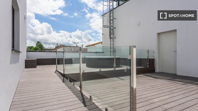 https://cdn.dinacode.com/levelup-featured/public-read/ad/sevilla/80975912-1a6f-4384-a723-10c858b867e0/c47d594c-7f41-4a7e-9264-f4cd8a1ddff5%3Frule%3Ddetail_640x480