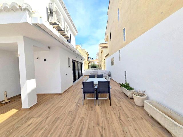 https://cdn.dinacode.com/levelup-featured/public-read/ad/valencia/37d5a323-87f8-4ce0-b9f6-58fe56bc89f6/4f8be3d6-441f-4c7b-bab2-af3bfe0d1e50%3Frule%3Ddetail_640x480
