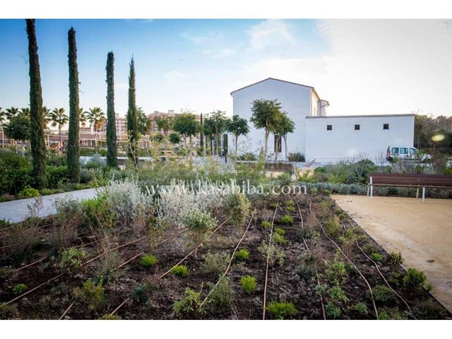 https://cdn.dinacode.com/levelup-featured/public-read/ad/valencia/65c9b801-1117-4131-94a6-78a0b7bd8ba4/98aec40d-f3df-4ebe-a96f-bee830448692%3Frule%3Ddetail_640x480