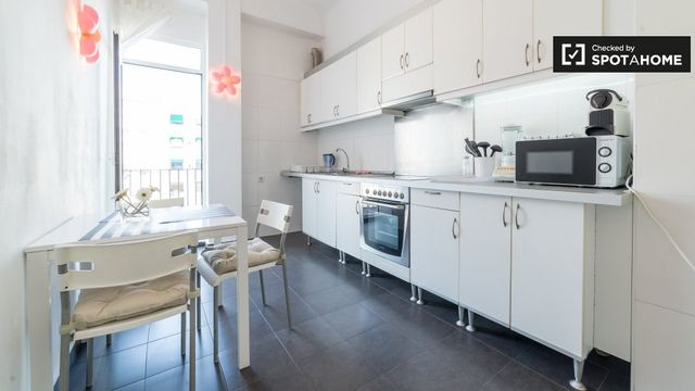 https://cdn.dinacode.com/levelup-featured/public-read/ad/valencia/faedb179-4508-49fa-b839-d6846127603c/2d701023-3761-40c9-91ad-e559d104ec54%3Frule%3Ddetail_640x480