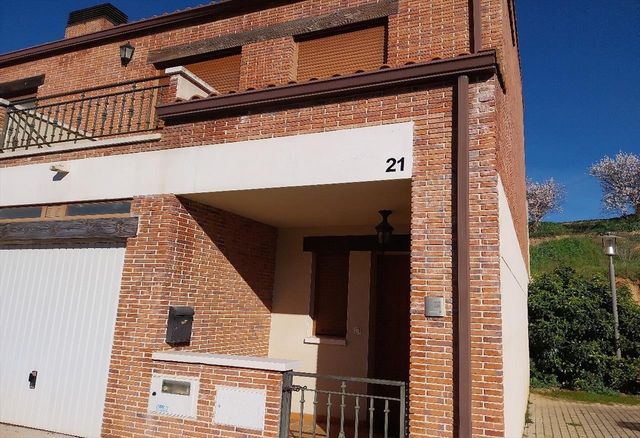 https://cdn.dinacode.com/levelup-featured/public-read/ad/valladolid/876a195e-0590-493d-b08c-48e656ad55ef/40f3a73c-52b8-48f3-9b54-12f1b6748e37%3Frule%3Ddetail_640x480