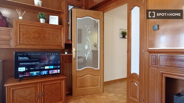 https://cdn.dinacode.com/levelup-featured/public-read/ad/zaragoza/2fa51141-3036-4dc6-ab41-eaff44d14769/f60b0d52-56f0-48d5-8f67-cc9d928cf9c1%3Frule%3Ddetail_640x480